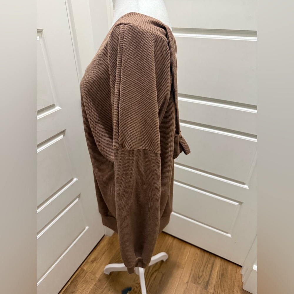 NWT. Ouges. Tie Back V Neck Waffle Knit Top. Brow… - image 9